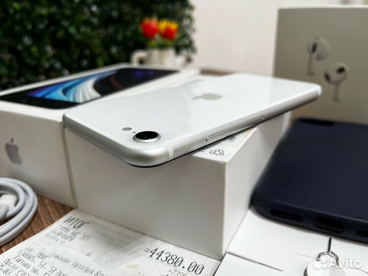 iPhone SE 2020 128гб