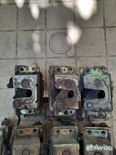 Замок двери задний левый, правый на Дэу нексия, эс