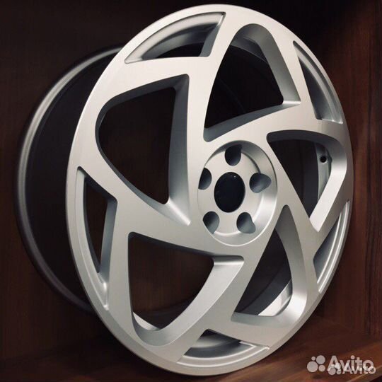 Литые диски Radi 8 R19 5x112