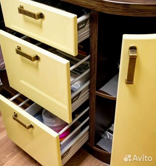 Кухня угловая на заказ.мдф фасады