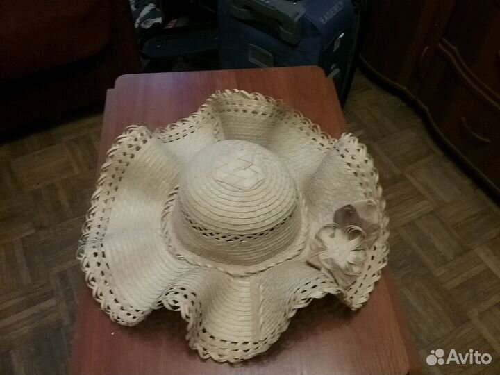 Шляпка соломенная