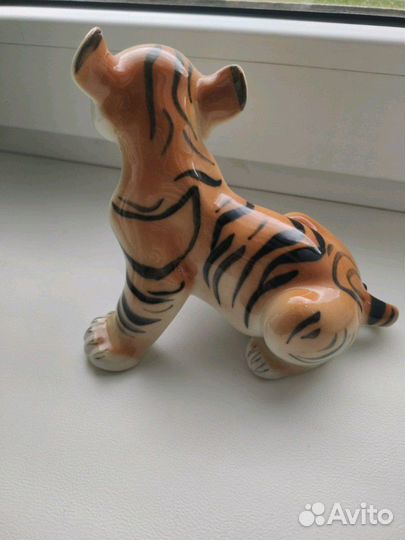 Статуэтка Тигренок фарфор СССР лфз животные
