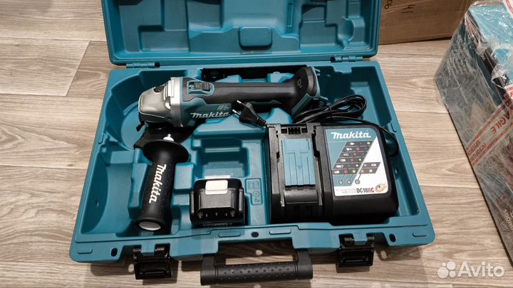 Аккумуляторная ушм болгарка Makita dga 504