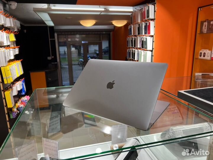 Apple MacBook Pro 15 Touch Bar (i7, 2017)