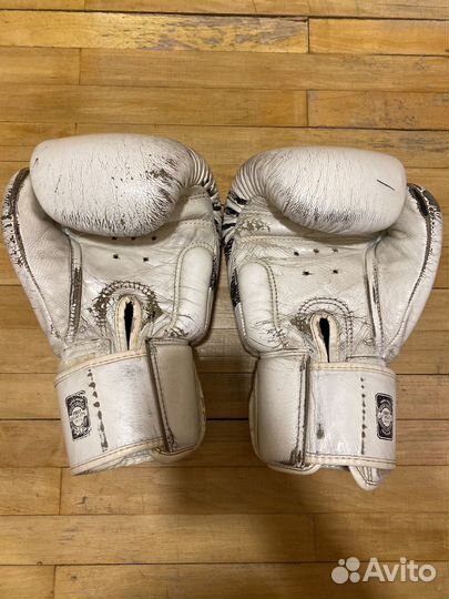 Боксерские перчатки 16 oz