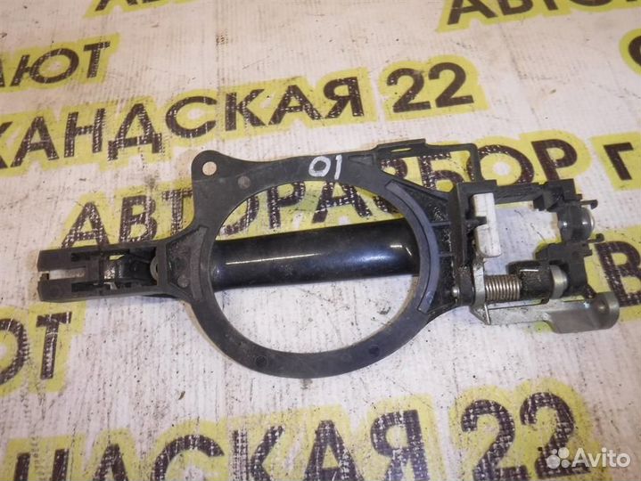 Ручка двери передней наружная левая Mitsubishi La