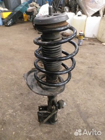 Стойка левая в сборе Ситроен С4 Пикассо