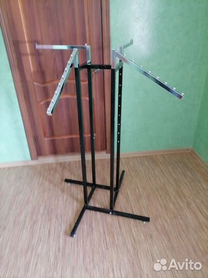 Вешалка для одежды напольная металлическая