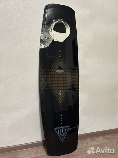 Вейкборд Ronix Kinetik 144 cm