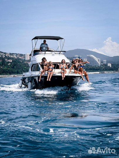 Аренда Яхты Катера и аренда вертолета в Сочи