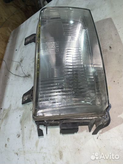 Фара правая vw Transporter T4