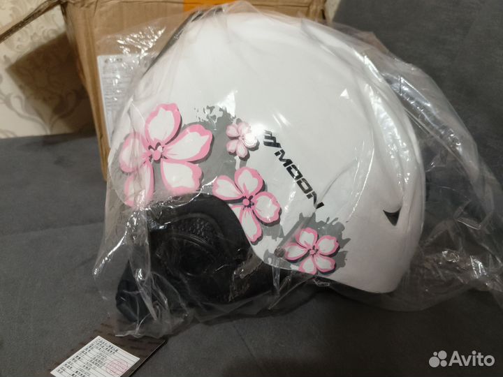 Шлем горнолыжный женский