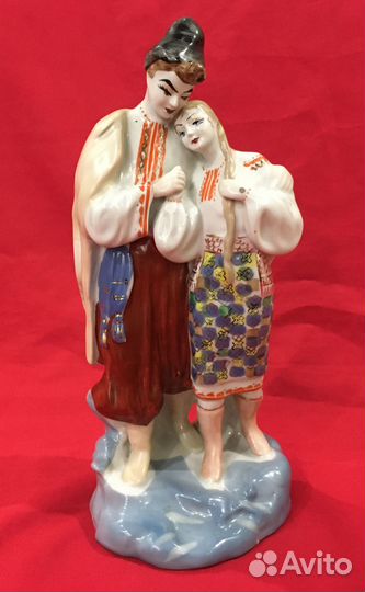 Статуэтка фарфоровая. Майская ночь. СССР