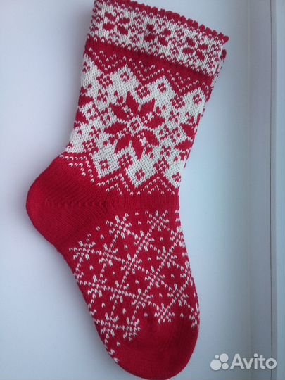 Носки вязаные с орнаментом олени