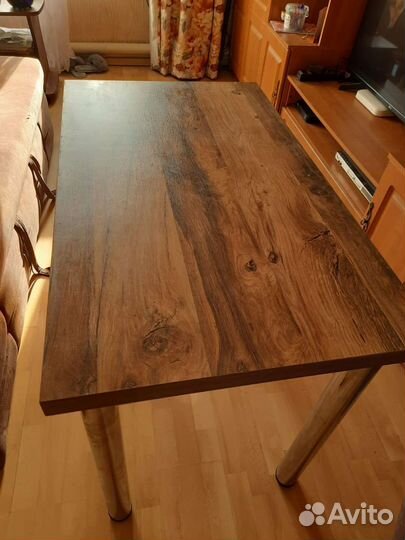Кухонный стол