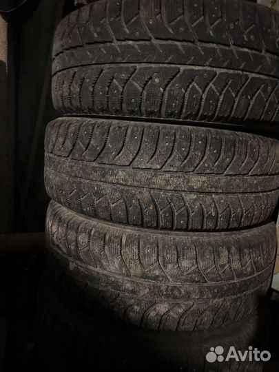 Bridgestone Ice Cruiser 7000 265/65 R17