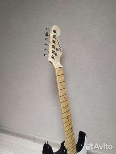 Электрогитара