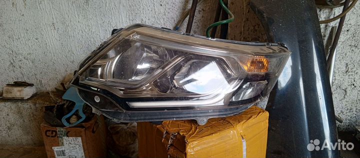 Фара передняя левая Хонда stepwgn