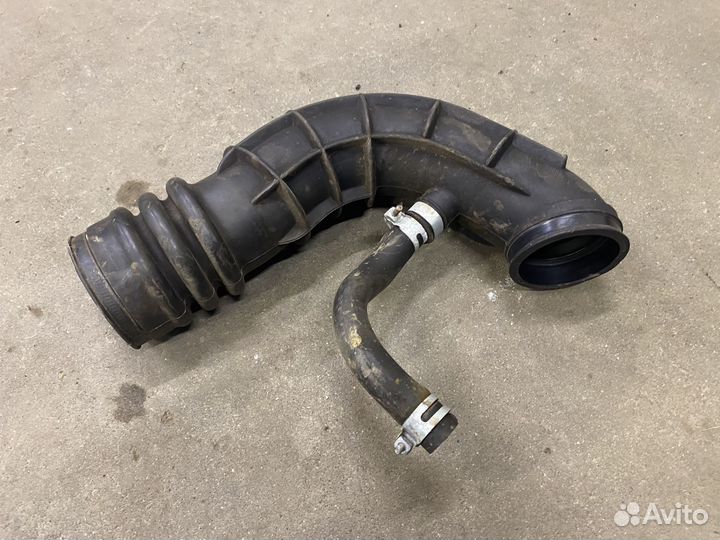Впускной патрубок Лада Гранта 1.6 8кл