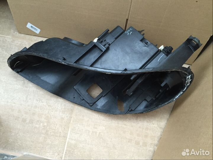 Корпус левой фары BMW X5 E70