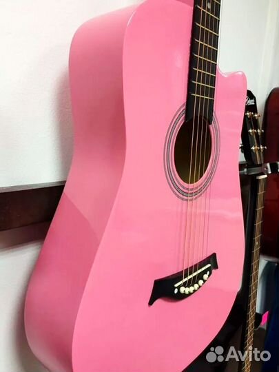 Гитара розовая Новая