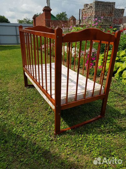 Детская кроватка