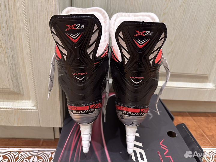 Хоккейные коньки bauer x2.5