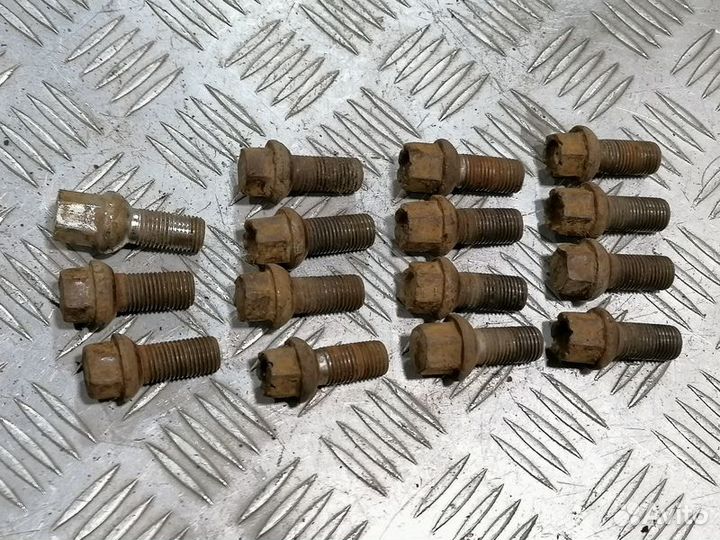 Болт Гайка колесные Audi 80/90 1986 1991