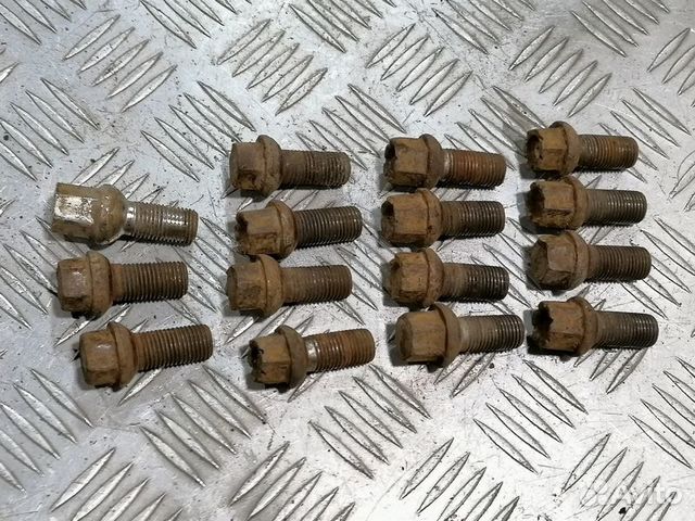 Болт Гайка колесные Audi 80/90 1986 1991