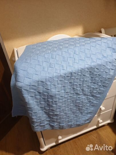 Вязаный плед для новорожденного