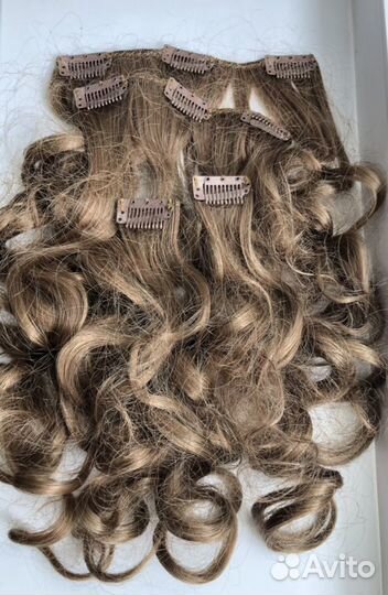 Волосы на заколках