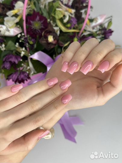 Модель на маникюр
