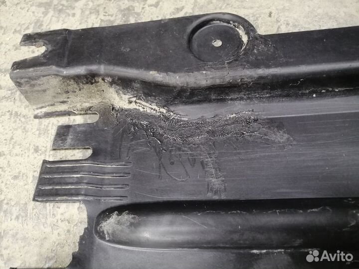 Защита днища задняя правая Audi A4b8