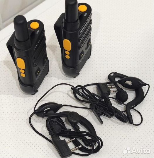 Рация-радиостанция с гарнитурой-наушником