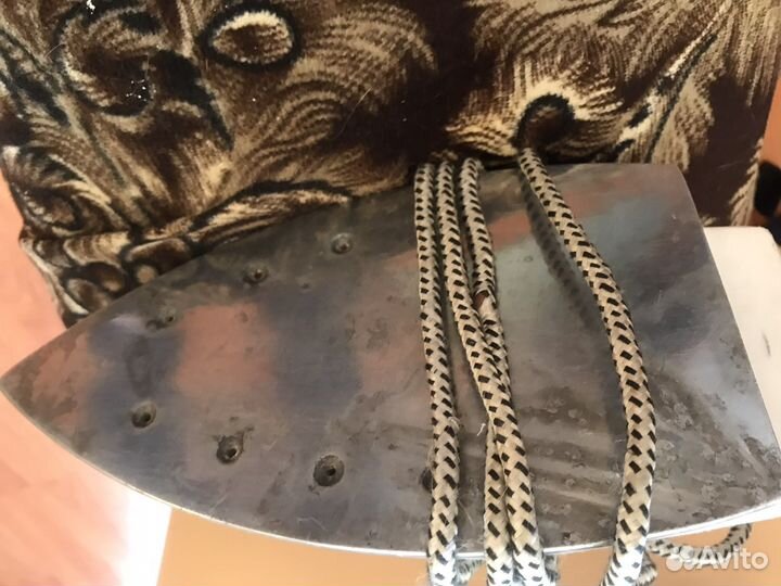 Утюг с парогенератором