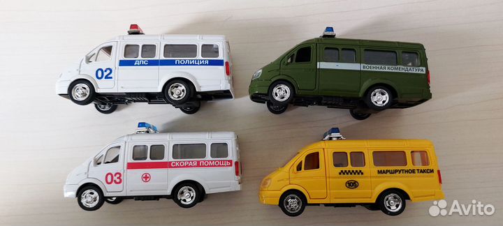 Продам игрушечный автомобиль 