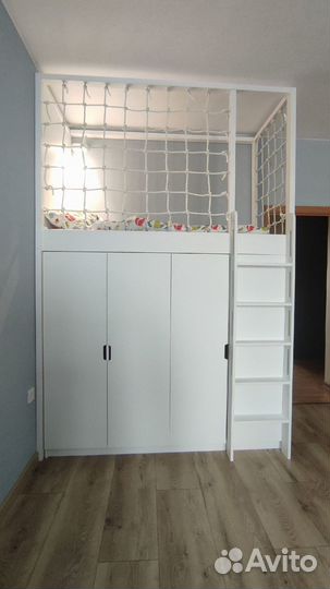 Кровать чердак со шкафом снизу