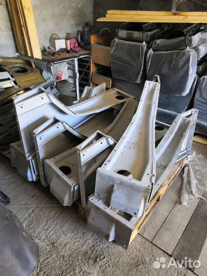 Боковина крыла краз