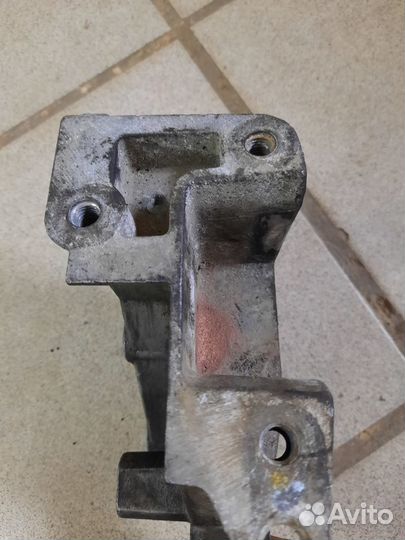 Кронштейн двигателя Renault laguna 1 f3r