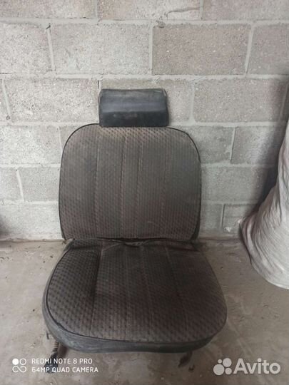 Передние сиденья,с правой стороны