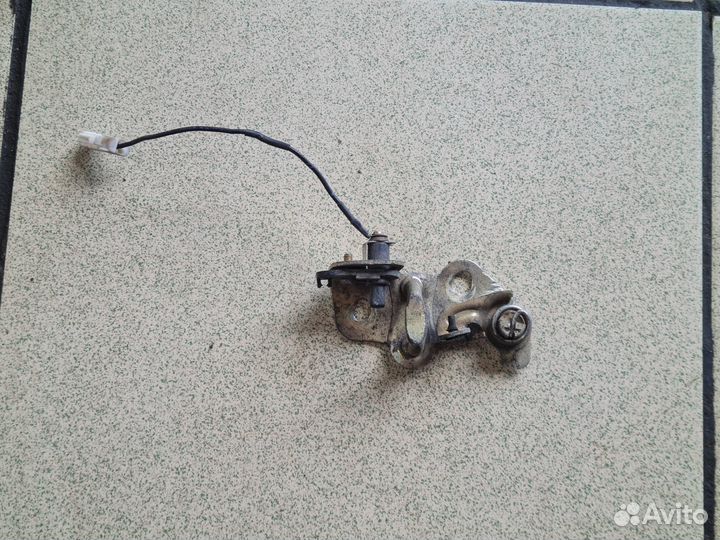 Петля двери Kia Magentis 2001г