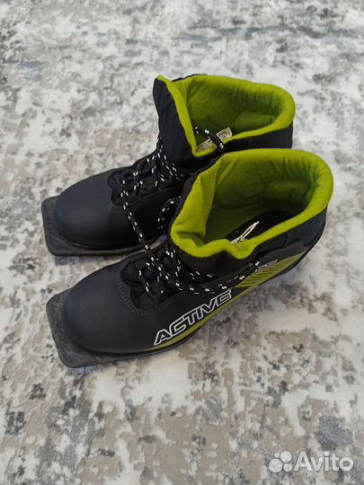 Лыжные ботинки