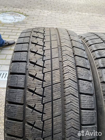 Bridgestone Blizzak VRX 245/45 R19 98S