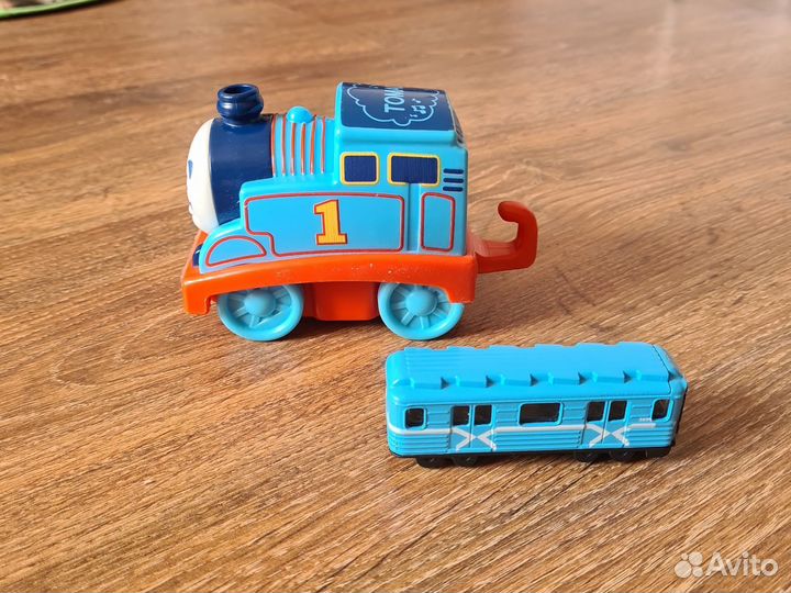 Игрушки поезда вагоны