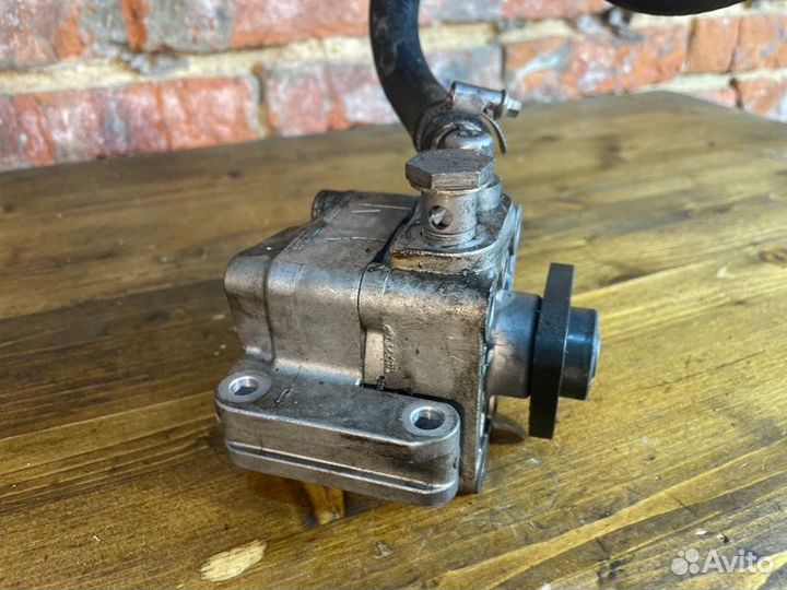 Насос гидроусилителя руля Bmw 3 E90 N46B20 11