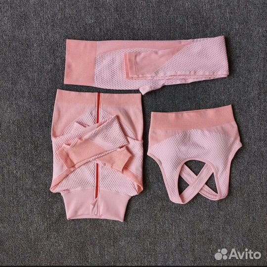 Костюм для фитнеса (тройка) новый