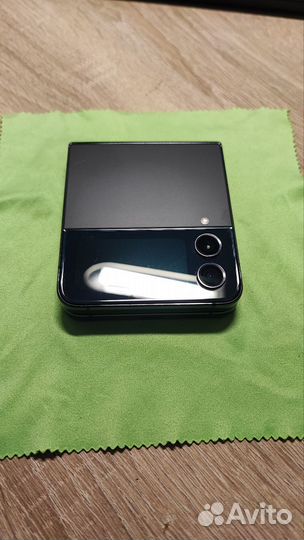 Samsung Galaxy Z Flip4, 8/256 ГБ