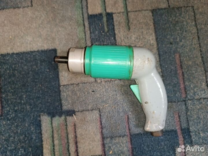 Пневматическая дрель