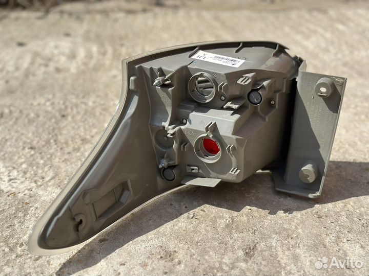 Фара задняя левая misubishi outlander