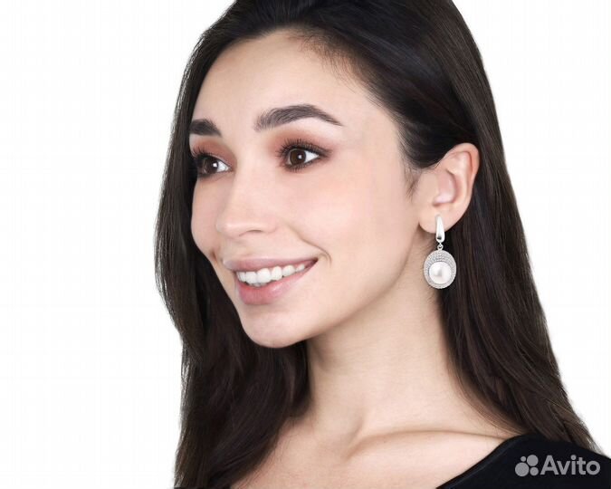 Золотые серьги с жемчугом и бриллиантами